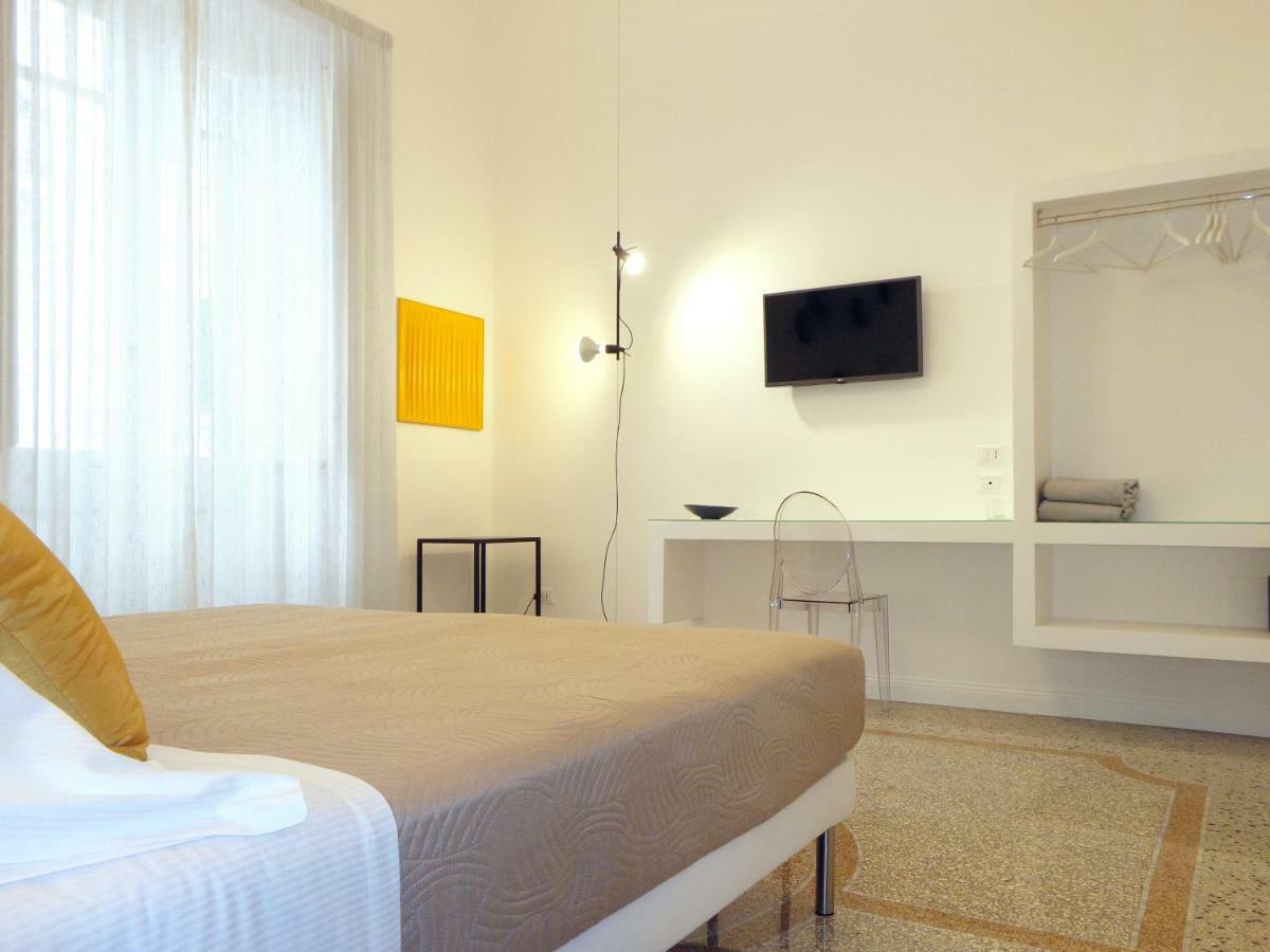 Re Ruggero Rooms Reggio di Calabria Kültér fotó